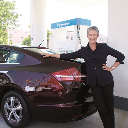 Jamie Lee Curtis and her Honda Clarity FCX.